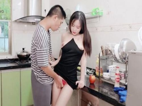  Persetan dengan pelayan lezat Guo Tongtong