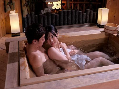 Saya Tidak Bisa Menahan Godaan Bos Saya