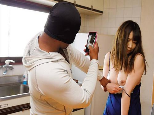 Istri jorok dan pencuri kulit hitam yang beruntung